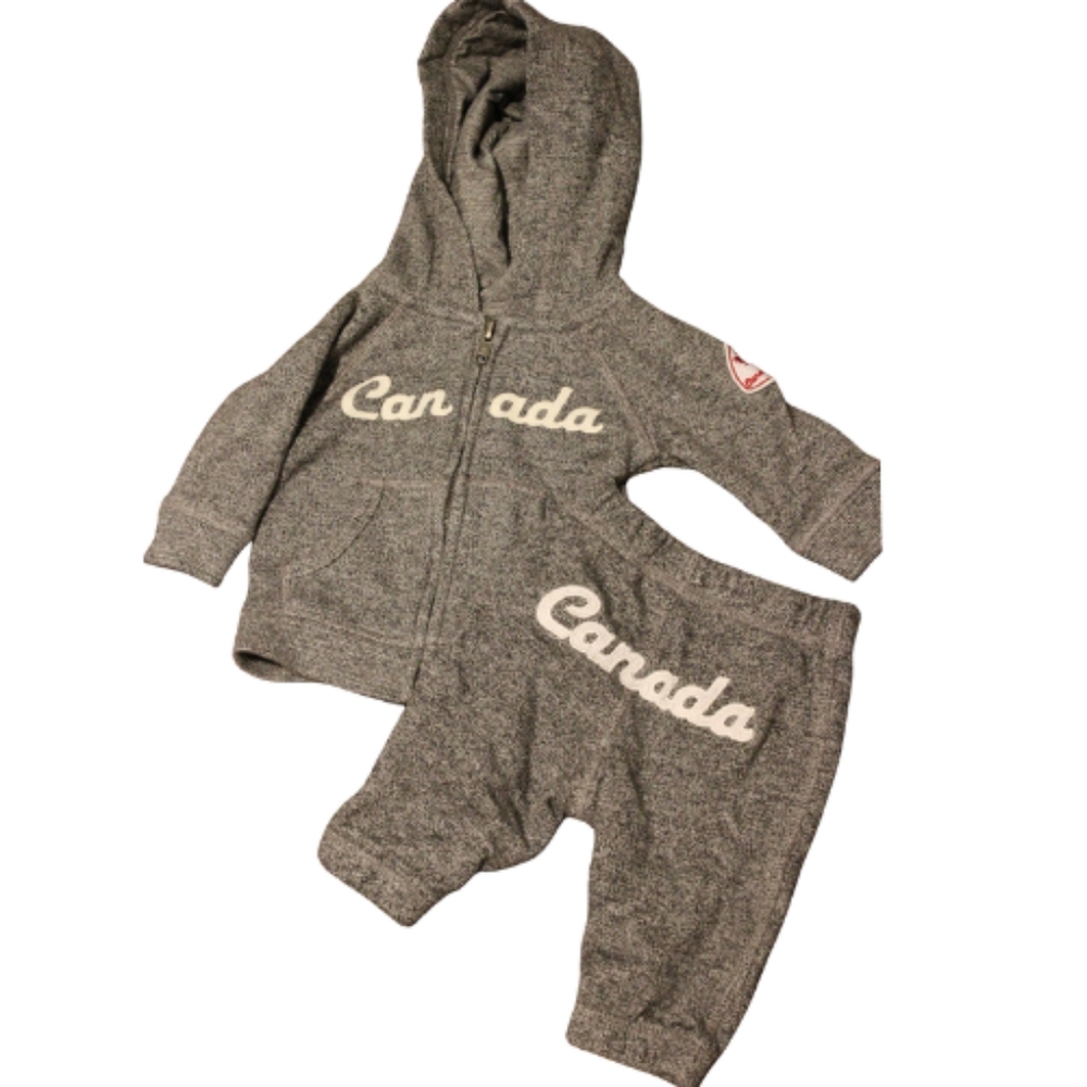 2/$25 🏷 Canadiana Heathered Grey Zip Hoodie & Jogger Set Size 0-3m